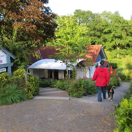 In Rothhelmshausen Mit Grill, Terrasse Und Garten Дом отдыха