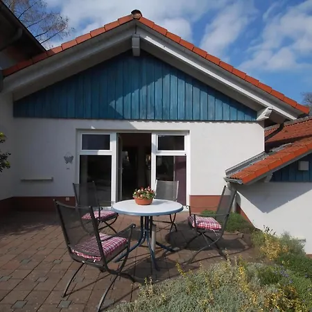 In Rothhelmshausen Mit Grill, Terrasse Und Garten Дом отдыха Фрицлар